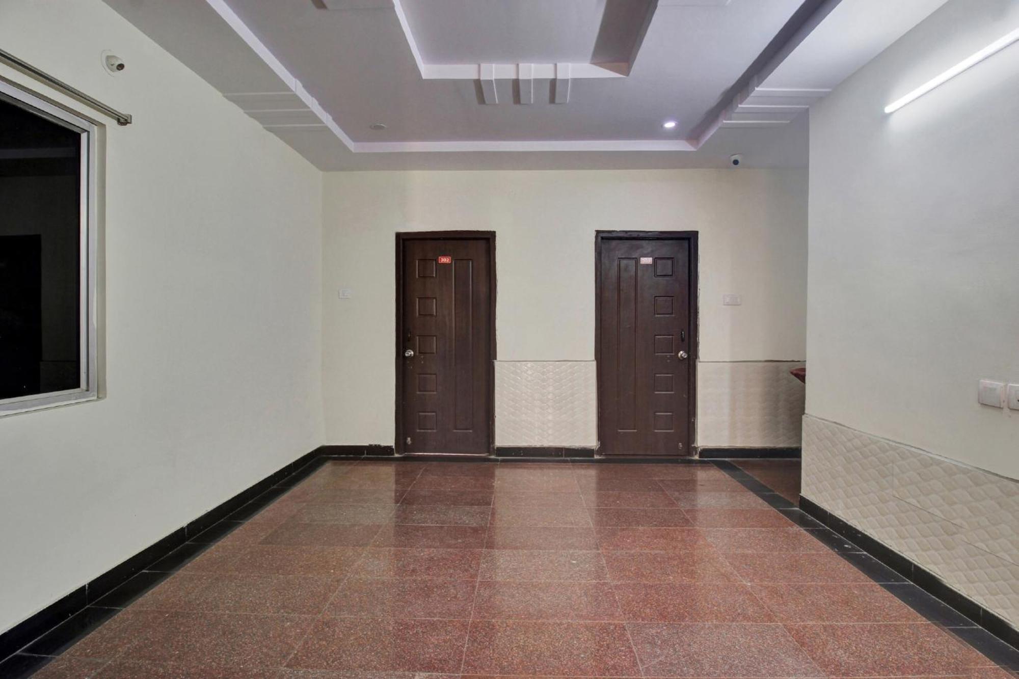 Hotel O Lavish Stay Sururnagar Kültér fotó