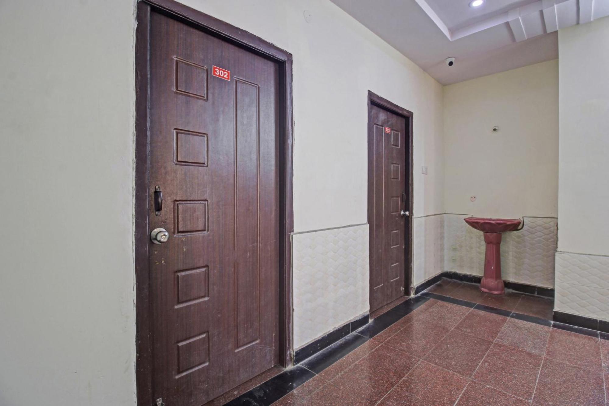 Hotel O Lavish Stay Sururnagar Kültér fotó