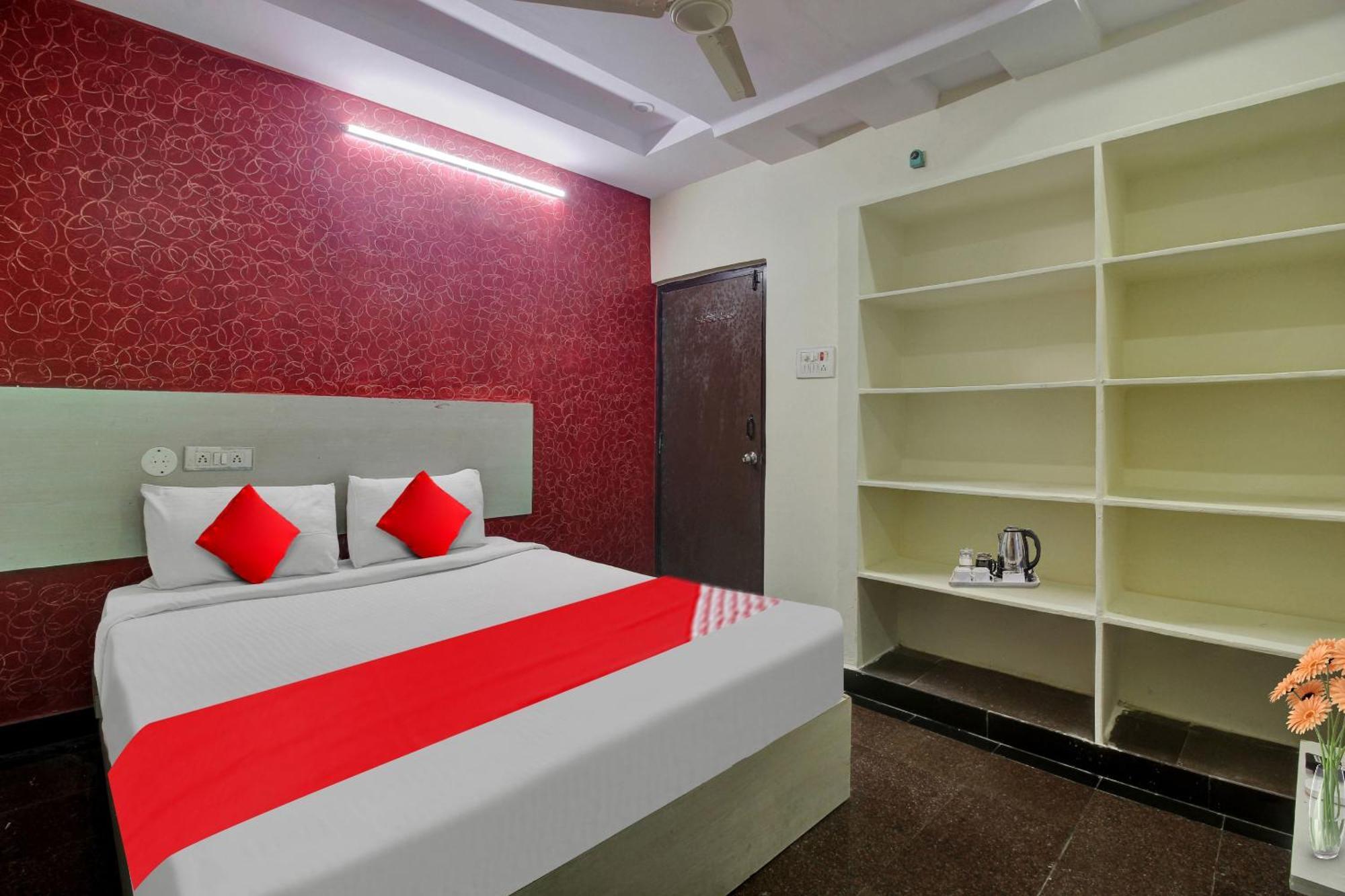 Hotel O Lavish Stay Sururnagar Kültér fotó